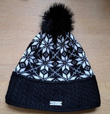 Mütze, schwarz-weiß
