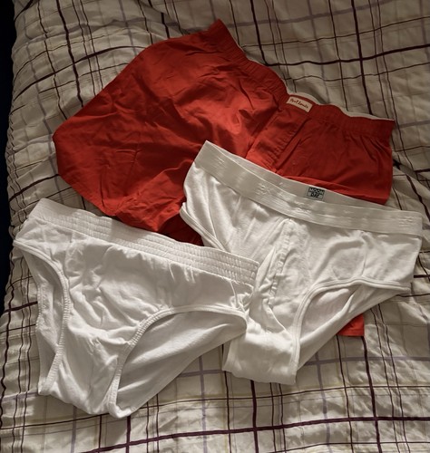 Rote boxershort und - boxershort, weiße