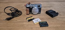 Fujifilm  X100S 16.3MP  - Schwarz Silber mit Holzgriff  - niedriger Shuttercount