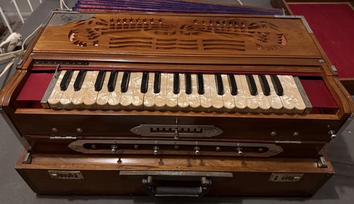 Indisches harmonium line - -, 3