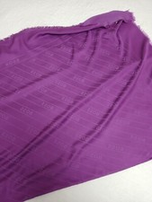 Großes Tuch von Boss in lila, 120x120 cm, neuwertig