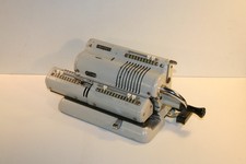 TRS " CALCOREX "/ Antike Kurbel-Rechenmaschine / Made in Yugoslawien / Funktion