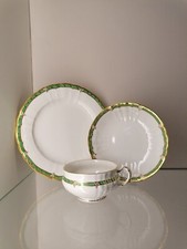 KPM BERLIN TEE GEDECK 3 tlg. 1. WAHL DEKOR 24 KÖNIGIN VON HOLLAND IN GRÜN