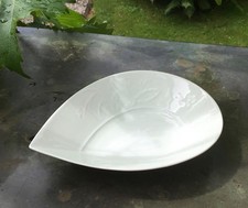 KPM BERLIN Beilagenschale Feldblume Tropfenförmig 1. Wahl