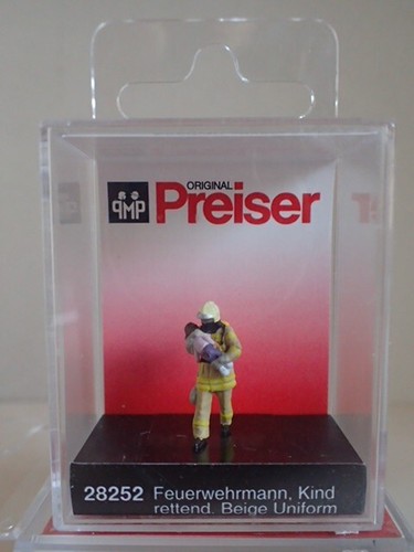 Preiser feuerwehrmann rettend - feuerwehrmann,