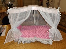 Altes Barbie Dream Glow Bett