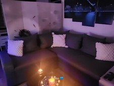 Großes Ecksofa mit Hocker