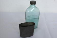 DEKORATIVE ALTE FLASCHE MIT