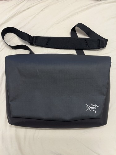 Arc teryx large - shoulder, bag