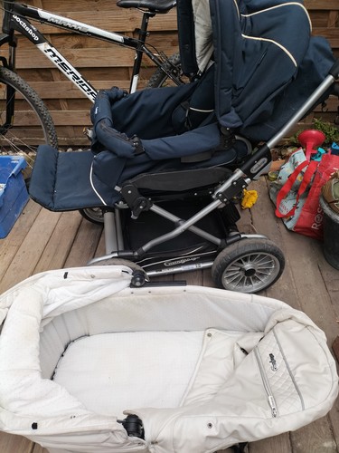Kinderwagen mit säugling und - mit,