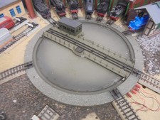 Drehscheibe Märklin HO mit Pult analog