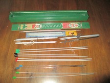 Konvolut Stricknadeln Nr. 4,5/4/3,5/3/2 + 5x Nadelspiel Nr.2-3,5 inkl. Holzbox