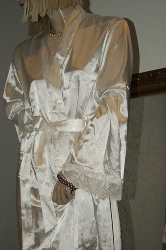 Wirkungsvoller satin negligee - wirkungsvoller,