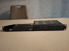 Yamaha R100 Reverb effects processor with 19" rack