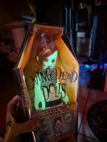 Neu versiegelt living dead - neu,