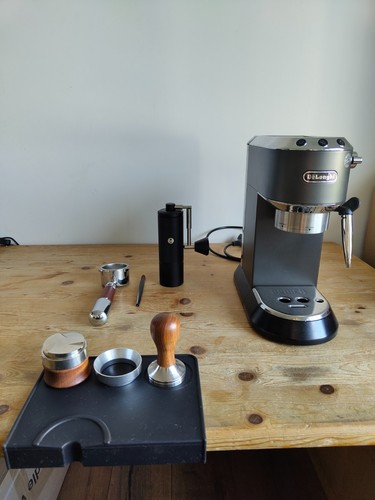 Delonghi dedica 685 - ec,