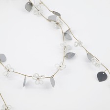 House Doctor Girlande Leaf 150cm gold silber Perlen Metall Blüten Blätter Deko