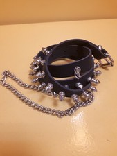 Gürtel 1-Reihige Killernieten mit seitlicher Kette schwarz 100 cm/M