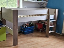 Mittelhohes Hochbett