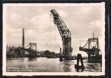 Ansichtskarte Wilhelmshaven, Schwimmkran durchfährt die Drehbrücke 