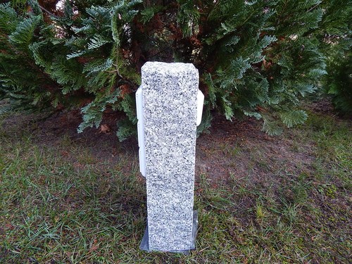 Granit stele außensteckdose - ,