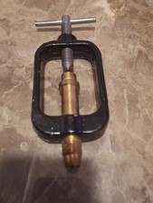 Flaschenanschluss DIN 477-1 Nr.3 - Spannbügel x G 1/4" LH AG - Acetylen 20 bar -