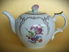 Fürstenberg Teekanne "Alt Maria" – mit Goldornamenten & Blumen