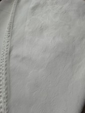 Tischdecke oval ca. 150 x 200 cm weiß mit weißen Blumen 100% Baumwolle