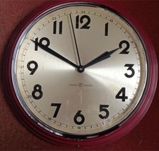 Antike Wanduhr, Fabrik-