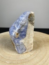 Fluoreszierender Hackmanit mit