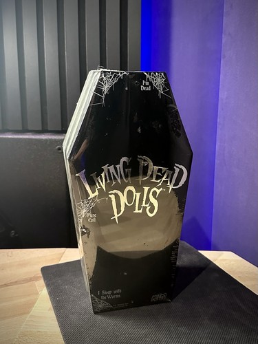 Mezco living dead dolls - dead,