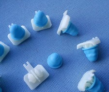 15x Zierleistenklammern Klip für Zierleisten für Passat Variant blau weiß 124