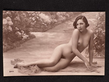 liegend Garten, Weiblicher