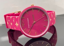 MODERNE DAMEN QUARZ UHR , SILIKONBAND MIT  LOGO DESIGN / BEERE# SCHMUCKJAGD