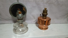 Alte Petroleumlampe, Öltank aus Glas mit Brennvorr. aus Kupfer, mit Docht