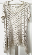 Tunika, hell, zipfelig mit Lochmuster, Lagenlook Gr. L/XL, siehe Maße