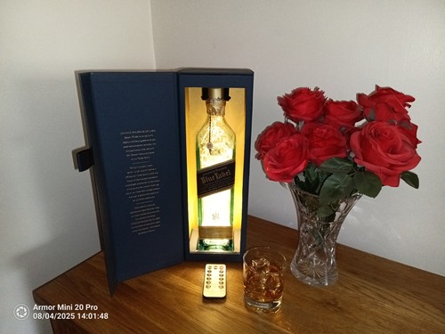Johnny walker blue - johnny, label