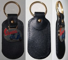 Emaillierter Schlüsselanhänger VESPA 1946 - 1996 / Piaggio Motorroller