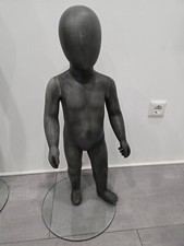 Schaufensterpuppe Kind