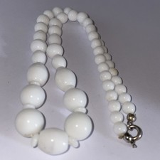 Edelstein-Kugelkette,weiße