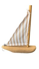 Schiff mit einfachem Segel
