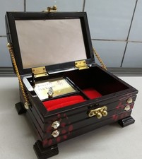 Schmuckkästchen Schatztruhe m. Spieluhr + Spiegel, Deko, Kunststoff