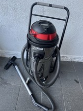 Industriesauger mit Steckdose / Kipp-Fahrgestell / Nass- Trockensauger