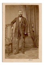 Sehr frühe Carte de Visite um 1863 – Herr im Atelier, CdV Foto Fotografie