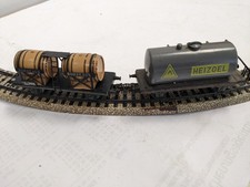 Märklin H0,  2 verschiedene Kesselwage (1 Weinwagen) der DB, 2/achsig.