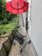 Rollator mit Sonnen-/Regenschirm