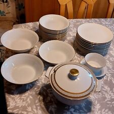 Speise Service für 12 Personen  Marke Winterling