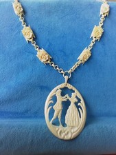 Rosenkette mit Medaillon