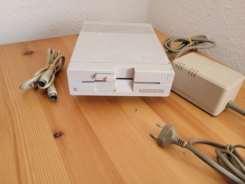 Commodore 1541 c64 - commodore, ii