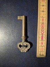alter Schrank Möbel
